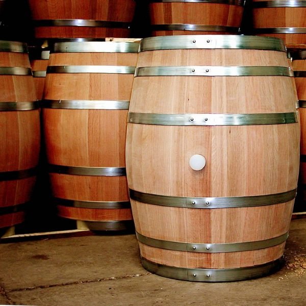 ¿Por qué un vino con madera es más caro?